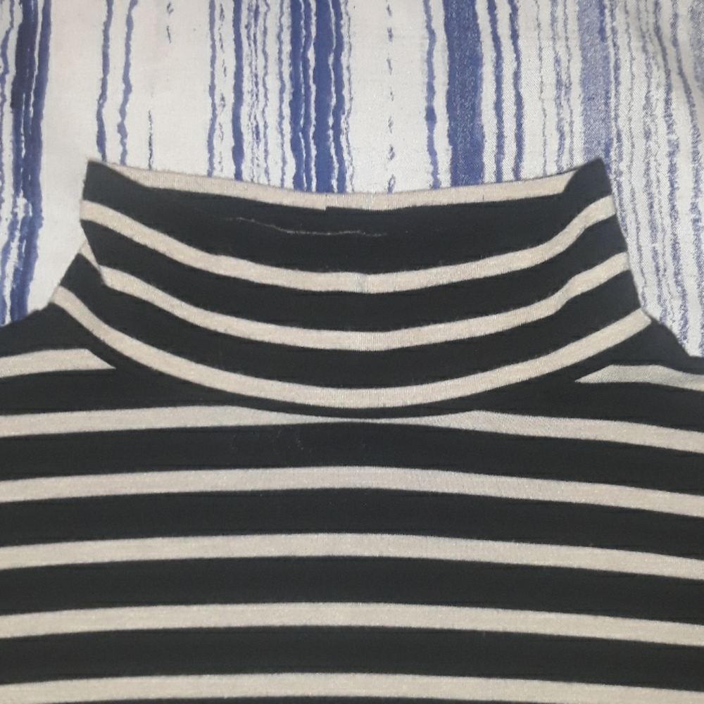Clothes - Picture 3 of 4